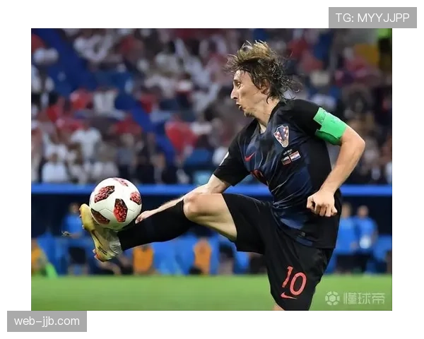 英格兰卢卡·威廉姆·巴内特劲射显威胁